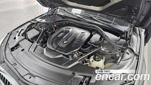 BMW 7-Series 2016 — photo 6