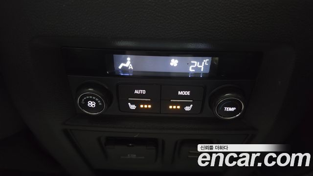 Chevrolet Korea Traverse 2021 — photo 23