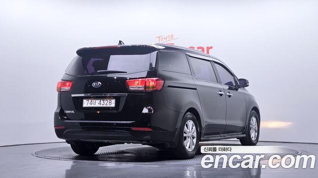 Kia Canival 2016 — photo 2