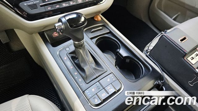 Kia Canival 2016 — photo 12