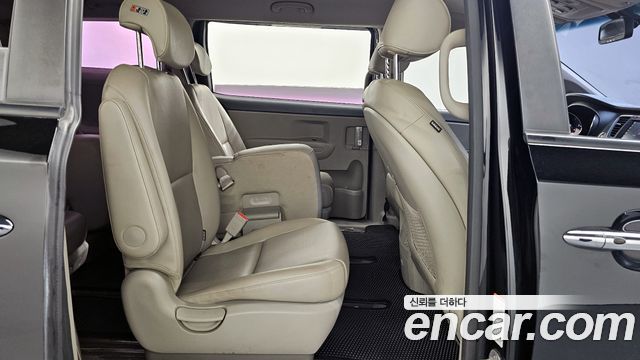 Kia Canival 2016 — photo 18