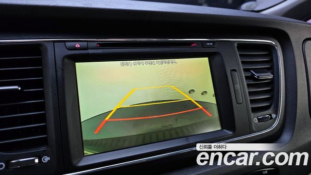 Kia Canival 2016 — photo 22