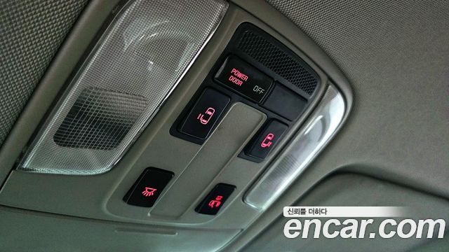 Kia Canival 2016 — photo 23