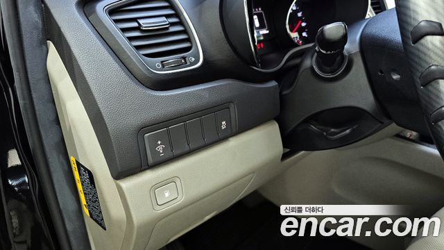 Kia Canival 2016 — photo 24
