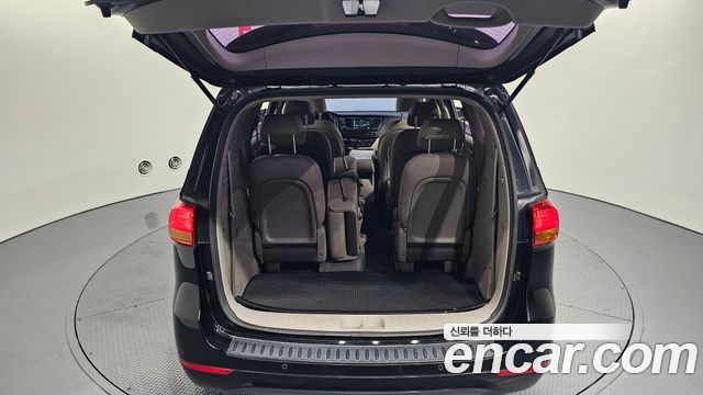 Kia Canival 2016 — photo 26