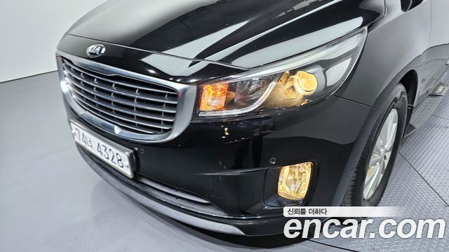 Kia Canival 2016 — photo 8