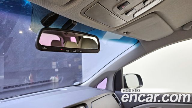 Kia Canival 2016 — photo 28