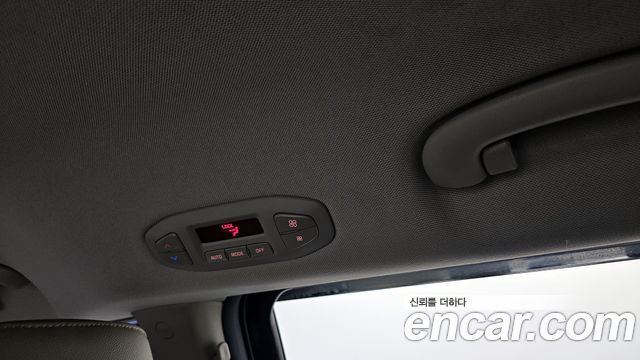 Kia Canival 2016 — photo 31