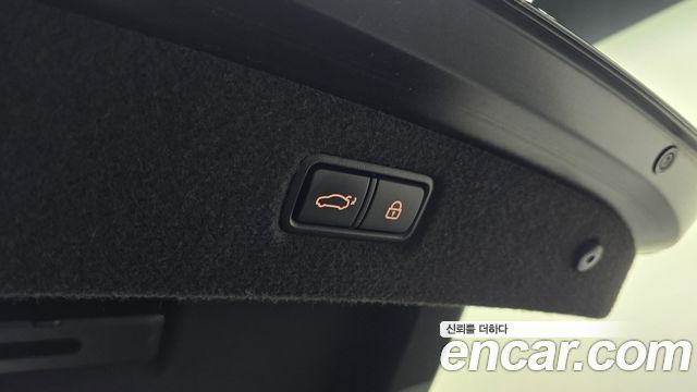 Genesis G90 2019 — photo 18