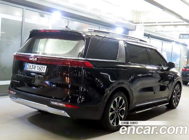 Kia Canival 2021 — photo 4