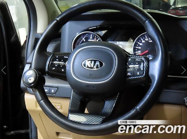 Kia Canival 2021 — photo 8