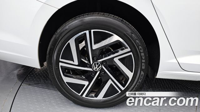 Volkswagen Jetta 2024 — photo 5