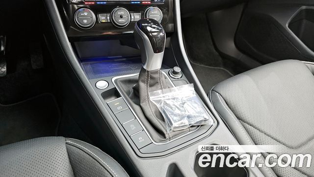 Volkswagen Jetta 2024 — photo 12