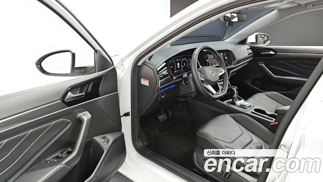 Volkswagen Jetta 2024 — photo 13