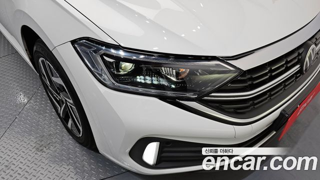 Volkswagen Jetta 2024 — photo 8