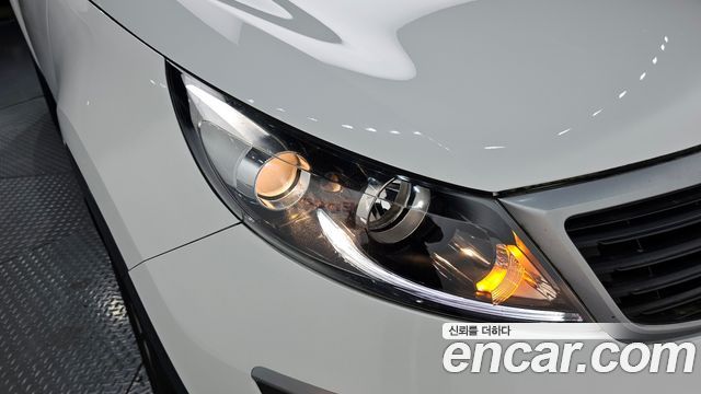 Kia Sportage 2012 — photo 8