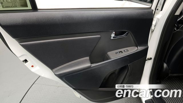 Kia Sportage 2012 — photo 15
