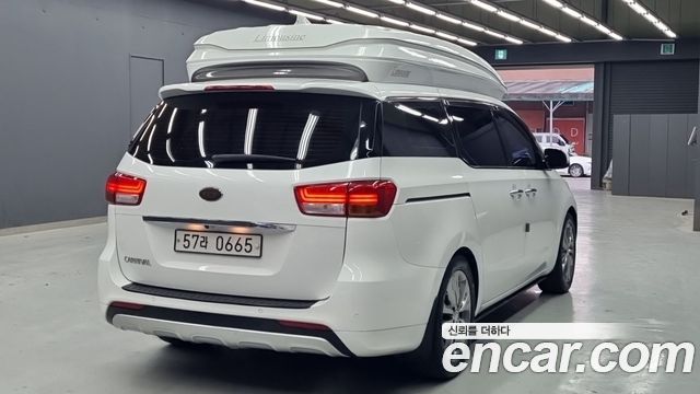 Kia Canival 2016 — photo 2