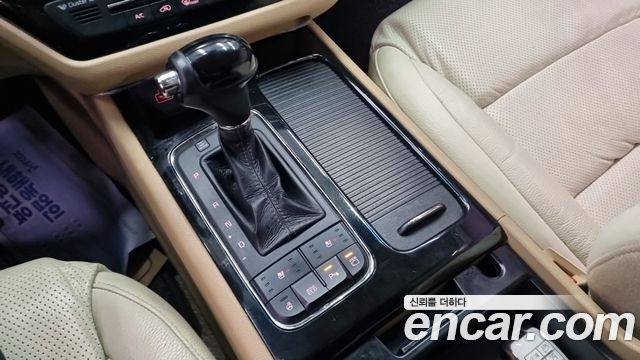 Kia Canival 2016 — photo 9