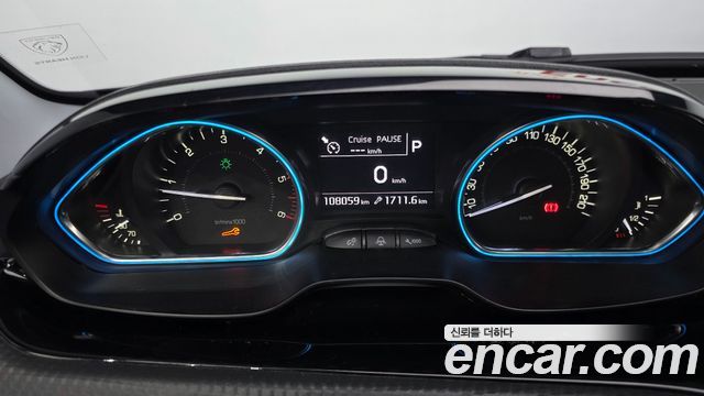 Peugeot 2008 2019 — photo 11