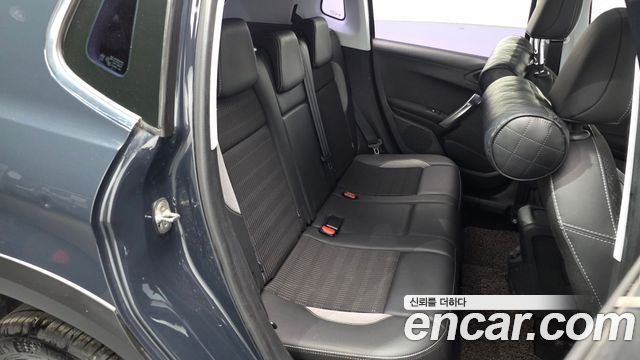 Peugeot 2008 2019 — photo 17