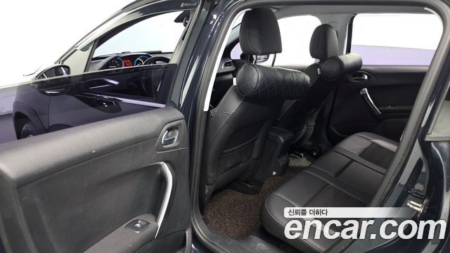 Peugeot 2008 2019 — photo 18