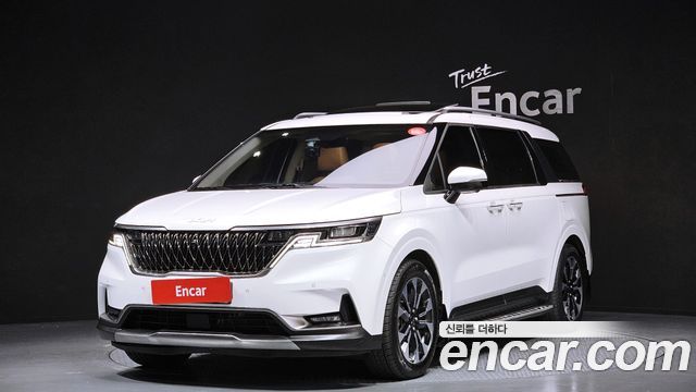 Kia Canival 2023 — photo 1