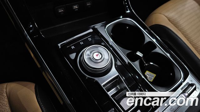 Kia Canival 2023 — photo 9