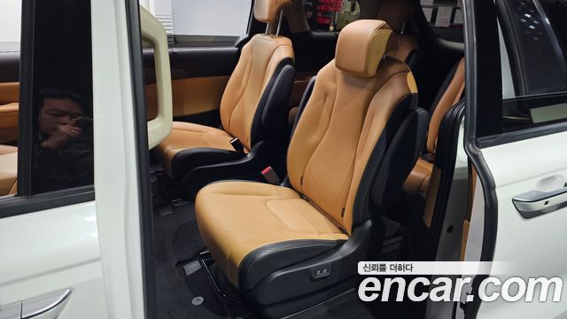 Kia Canival 2023 — photo 12