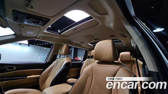 Kia Canival 2023 — photo 16