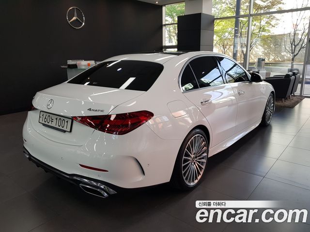 Mercedes-Benz C-Class 2023 — photo 4