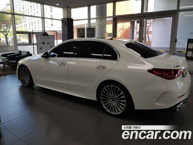 Mercedes-Benz C-Class 2023 — photo 8