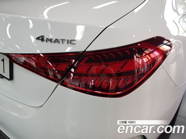 Mercedes-Benz C-Class 2023 — photo 13