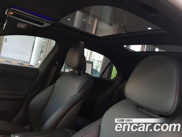 Mercedes-Benz C-Class 2023 — photo 14