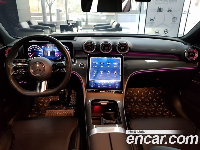 Mercedes-Benz C-Class 2023 — photo 17