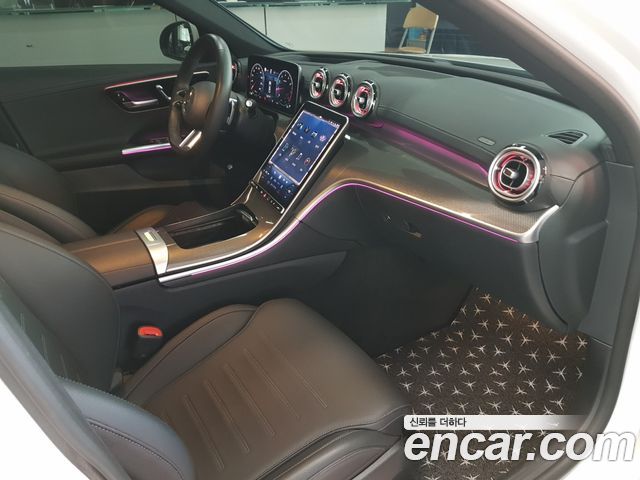 Mercedes-Benz C-Class 2023 — photo 18
