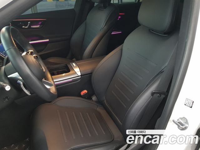 Mercedes-Benz C-Class 2023 — photo 19