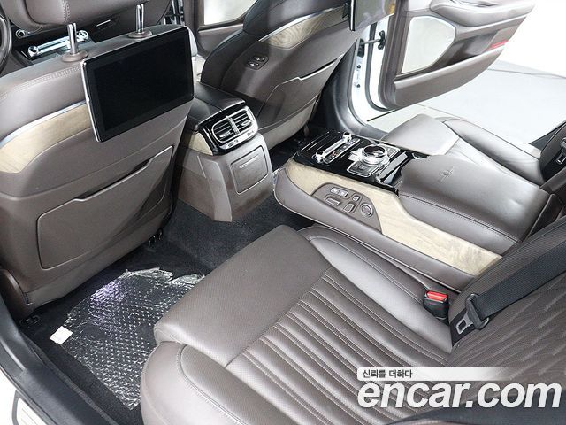 Genesis G90 2019 — photo 14