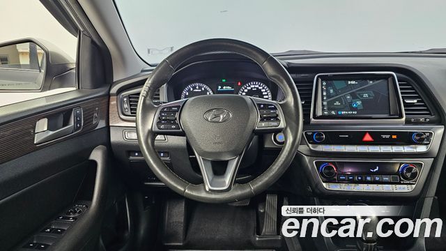 Hyundai Sonata 2018 — photo 13