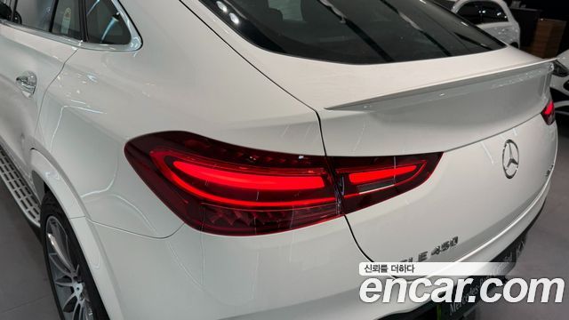 Mercedes-Benz GLE-Class 2025 — photo 8