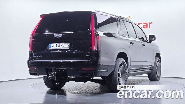 Cadillac Escalade 2024 — photo 2
