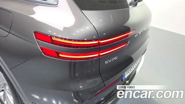 Genesis GV70 2025 — photo 9