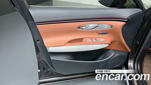 Genesis GV70 2025 — photo 14