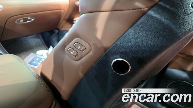 Genesis GV70 2025 — photo 30