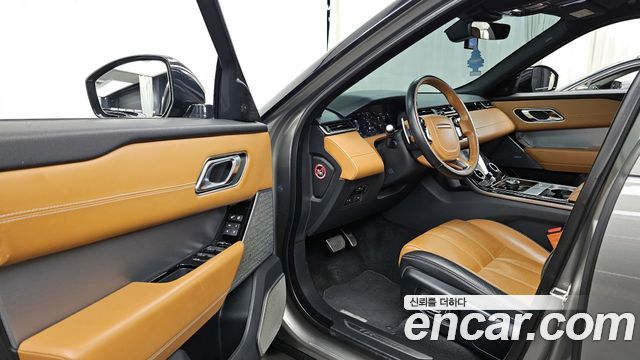 Land Rover Range Rover Velar 2019 — photo 13
