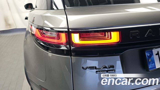 Land Rover Range Rover Velar 2019 — photo 9