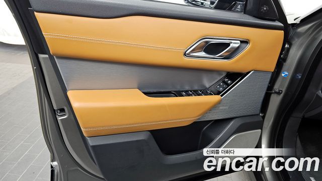 Land Rover Range Rover Velar 2019 — photo 14