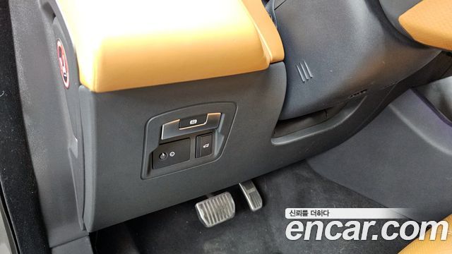 Land Rover Range Rover Velar 2019 — photo 29
