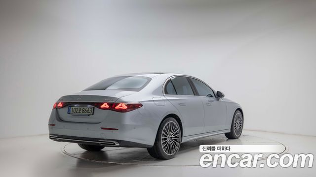Mercedes-Benz E-Class 2024 — photo 2