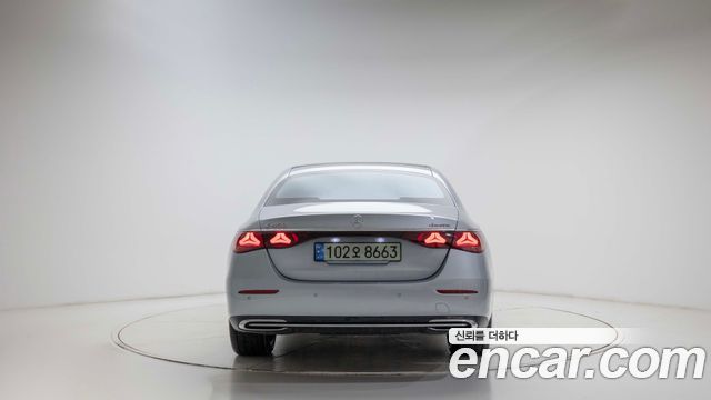 Mercedes-Benz E-Class 2024 — photo 4